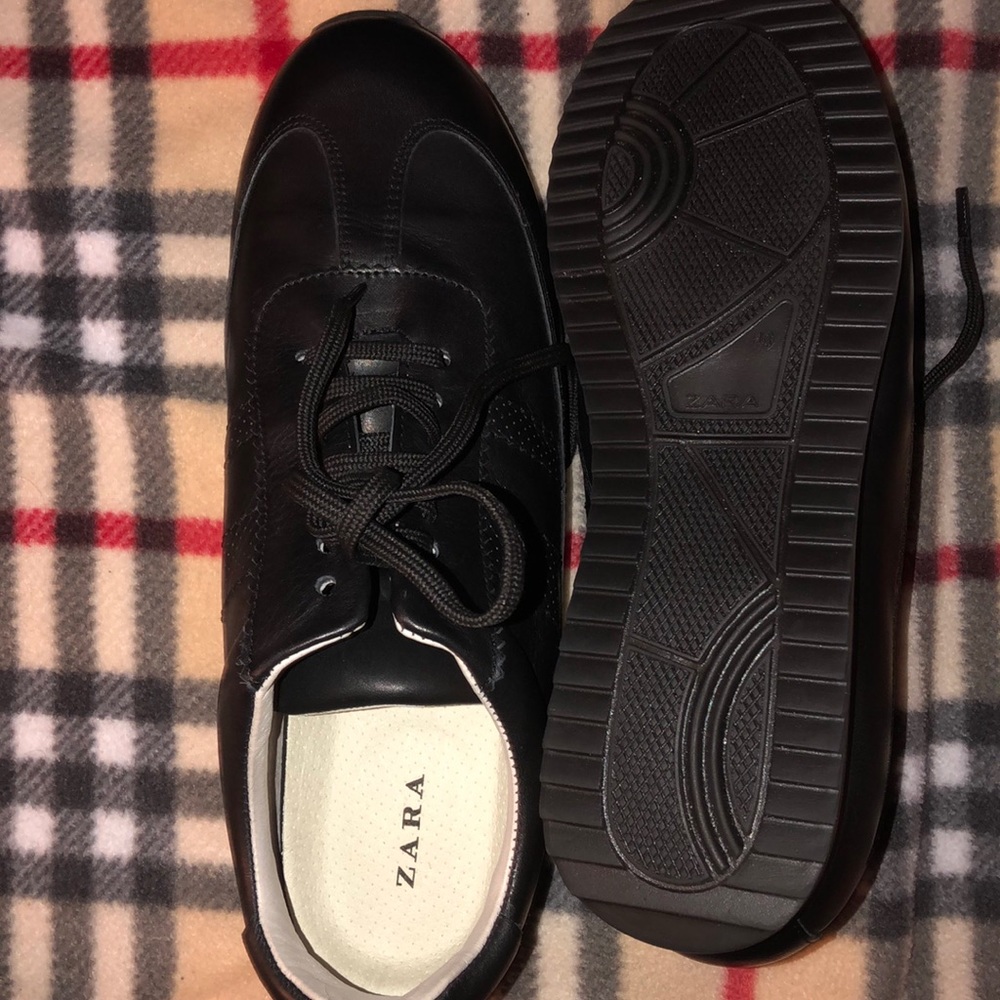 Brand new Zara tennis sneakers with out box